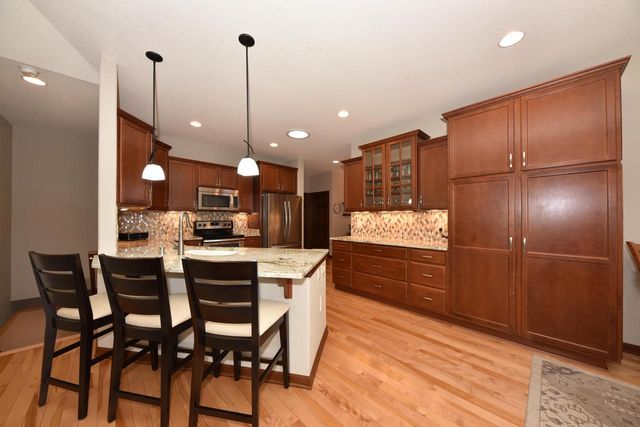 3905 S Five Iron COURT, New Berlin, WI 53151