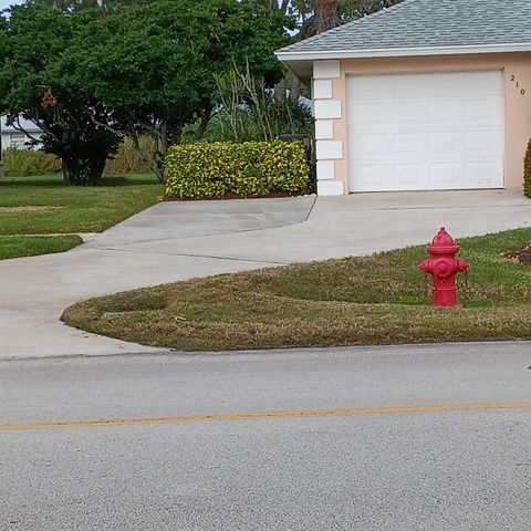 210 N Grove Isle Circle, Vero Beach, FL 32962