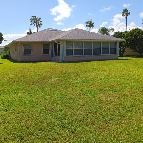 210 N Grove Isle Circle, Vero Beach, FL 32962