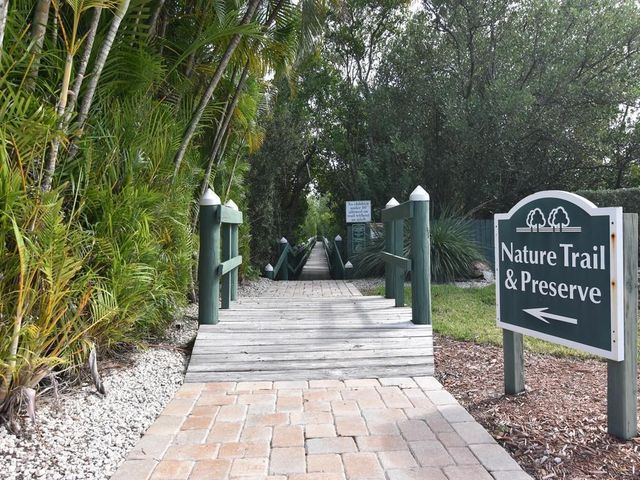 210 N Grove Isle Circle, Vero Beach, FL 32962