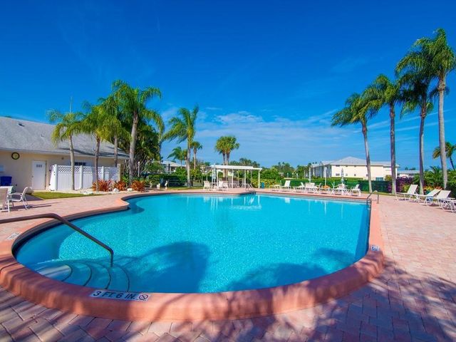 210 N Grove Isle Circle, Vero Beach, FL 32962