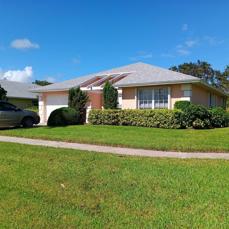 210 N Grove Isle Circle, Vero Beach, FL 32962
