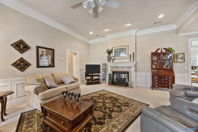 2710 Arbor Oak Drive SE, Owens Cross Roads, AL 35763