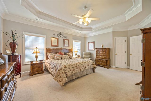 2710 Arbor Oak Drive SE, Owens Cross Roads, AL 35763