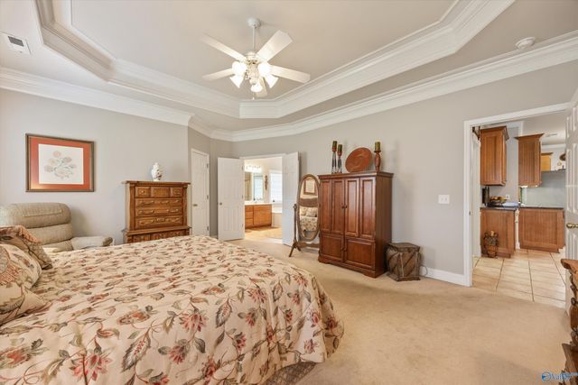 2710 Arbor Oak Drive SE, Owens Cross Roads, AL 35763