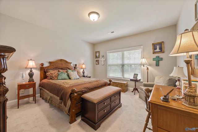 2710 Arbor Oak Drive SE, Owens Cross Roads, AL 35763