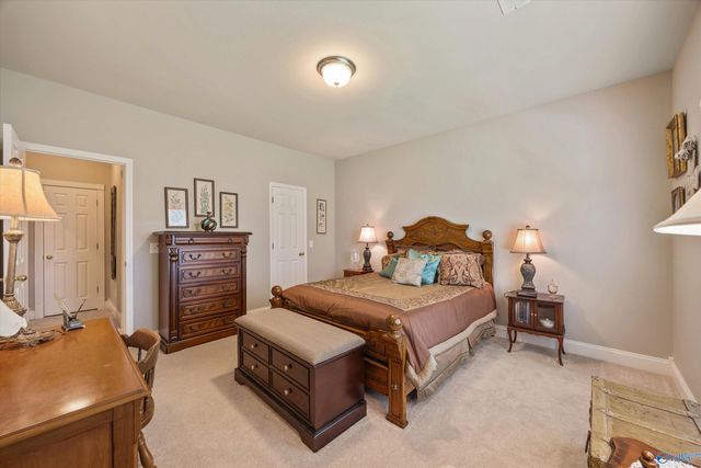 2710 Arbor Oak Drive SE, Owens Cross Roads, AL 35763