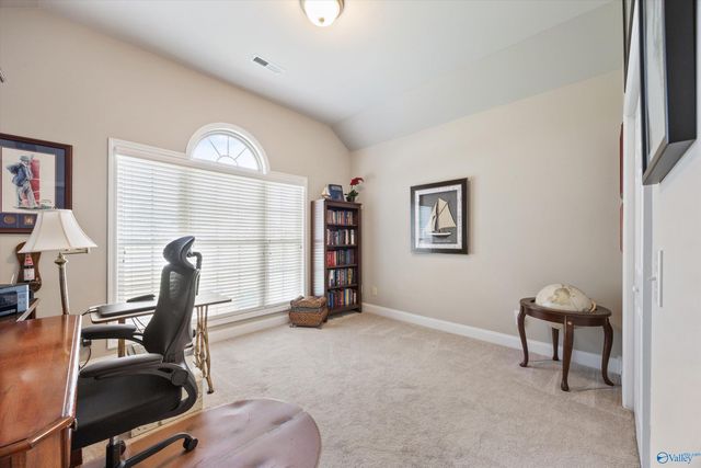 2710 Arbor Oak Drive SE, Owens Cross Roads, AL 35763