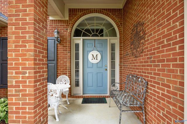 2710 Arbor Oak Drive SE, Owens Cross Roads, AL 35763
