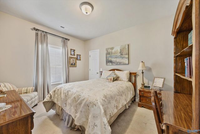 2710 Arbor Oak Drive SE, Owens Cross Roads, AL 35763