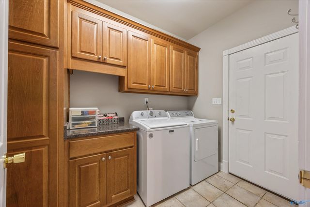 2710 Arbor Oak Drive SE, Owens Cross Roads, AL 35763