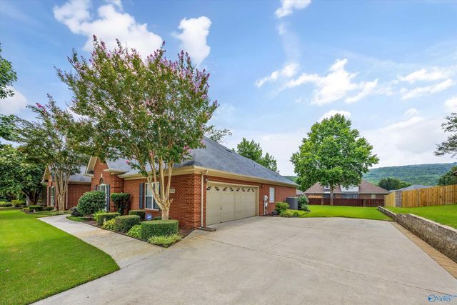 2710 Arbor Oak Drive SE, Owens Cross Roads, AL 35763