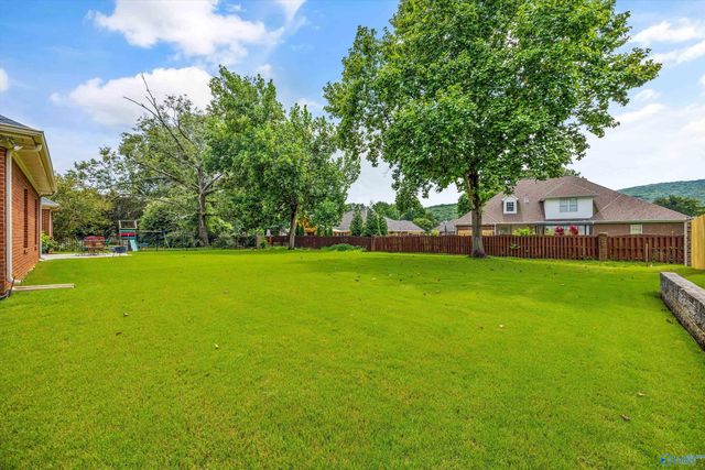2710 Arbor Oak Drive SE, Owens Cross Roads, AL 35763