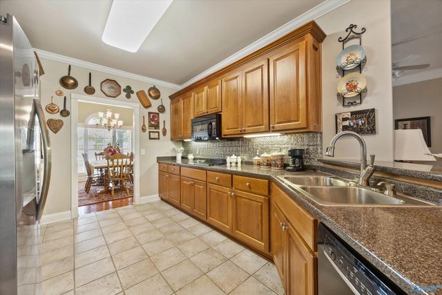2710 Arbor Oak Drive SE, Owens Cross Roads, AL 35763