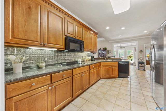 2710 Arbor Oak Drive SE, Owens Cross Roads, AL 35763