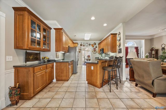 2710 Arbor Oak Drive SE, Owens Cross Roads, AL 35763