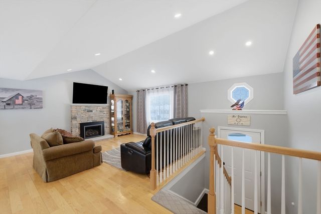 31 Tremont St, Woburn, MA 01801