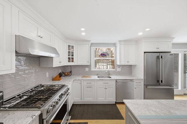 31 Tremont St, Woburn, MA 01801