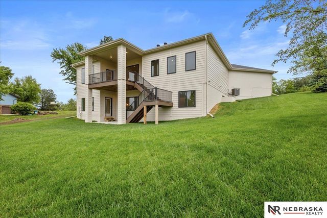 18400 Nicholas Road, Plattsmouth, NE 68048