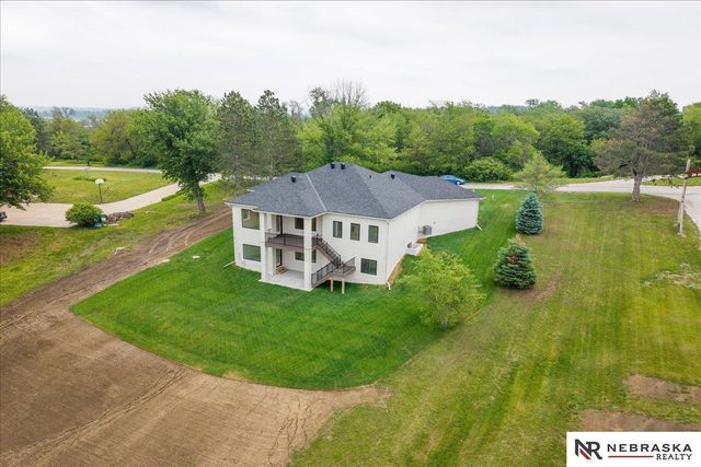 18400 Nicholas Road, Plattsmouth, NE 68048
