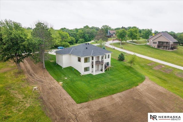 18400 Nicholas Road, Plattsmouth, NE 68048