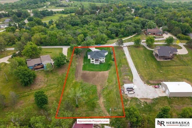 18400 Nicholas Road, Plattsmouth, NE 68048
