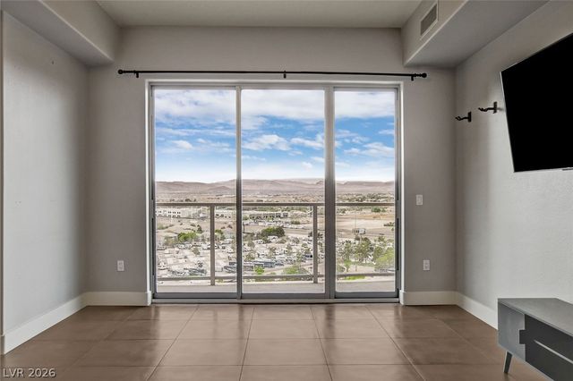 8255 Las Vegas Boulevard 1504, Las Vegas, NV 89123