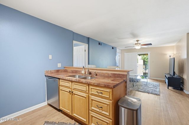 5525 E THOMAS Road R16, Phoenix, AZ 85018