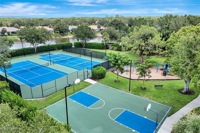 7052 Timberland CIR, Naples, FL 34109