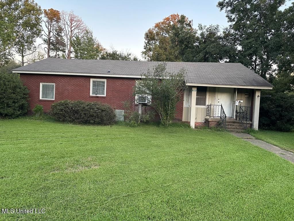 200 Cedar Street, Vidalia, LA 71373
