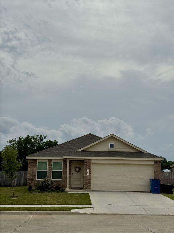 1105 Ledgestone Drive, Keene, TX 76031