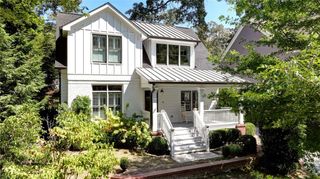 3049 Skyland NE Drive, Brookhaven, GA 30341