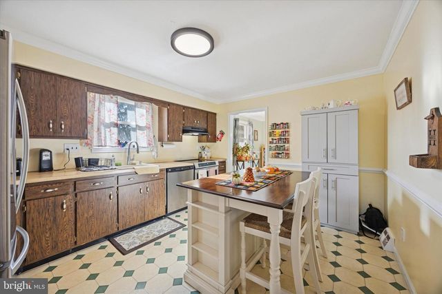 756 BURDETT, Upper Chichester, PA 19014