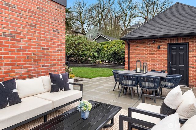 1111 37th Avenue E, Seattle, WA 98112