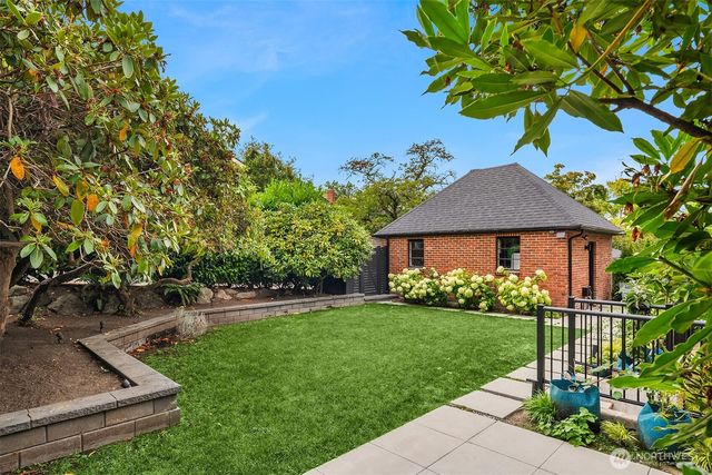 1111 37th Avenue E, Seattle, WA 98112