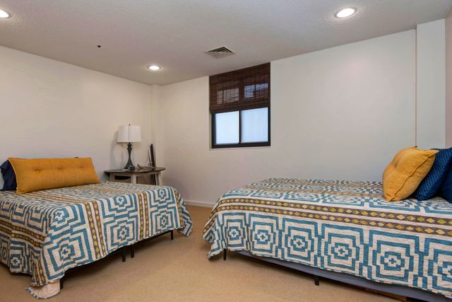 350 S John Q Hammons Parkway 8-B, Springfield, MO 65806