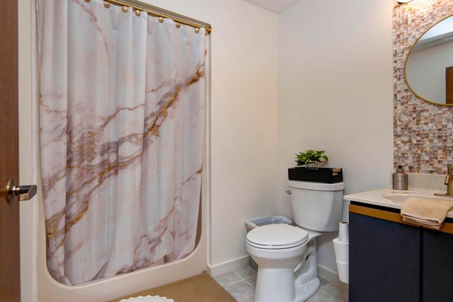 350 S John Q Hammons Parkway 8-B, Springfield, MO 65806