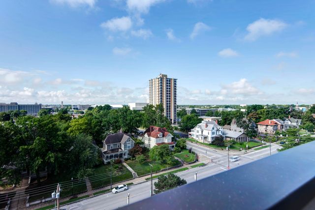 350 S John Q Hammons Parkway 8-B, Springfield, MO 65806