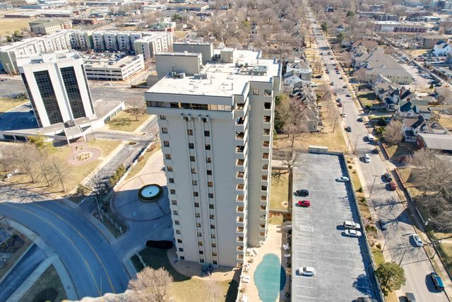 350 S John Q Hammons Parkway 8-B, Springfield, MO 65806