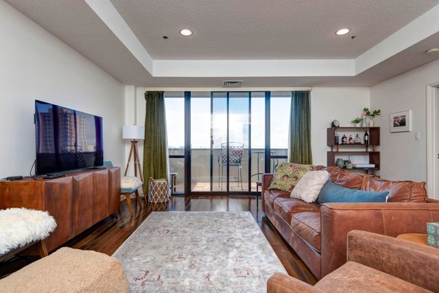 350 S John Q Hammons Parkway 8-B, Springfield, MO 65806