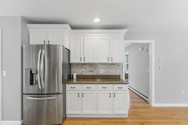 25 Stanphyl Rd, Uxbridge, MA 01569