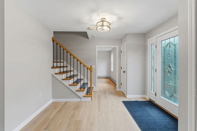 25 Stanphyl Rd, Uxbridge, MA 01569