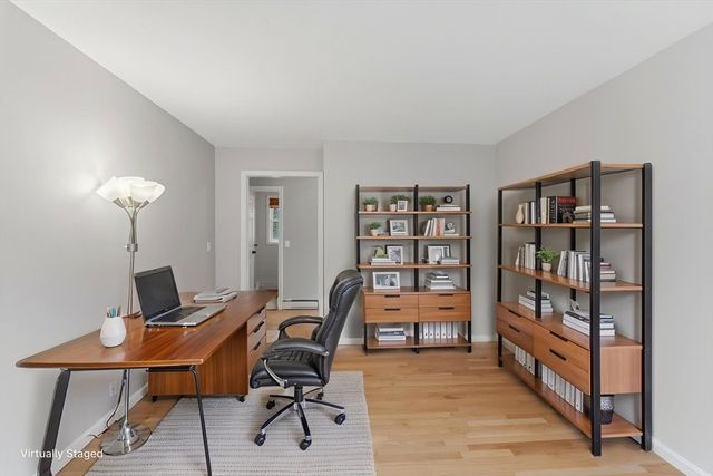 25 Stanphyl Rd, Uxbridge, MA 01569