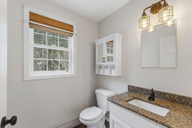 25 Stanphyl Rd, Uxbridge, MA 01569