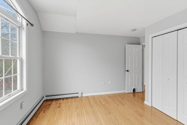 25 Stanphyl Rd, Uxbridge, MA 01569