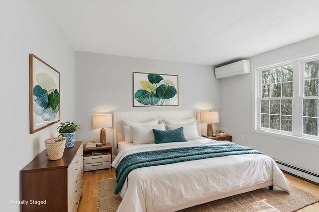 25 Stanphyl Rd, Uxbridge, MA 01569