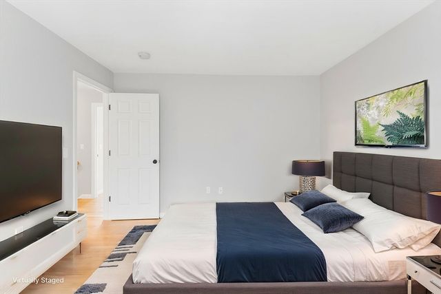 25 Stanphyl Rd, Uxbridge, MA 01569