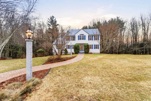 25 Stanphyl Rd, Uxbridge, MA 01569