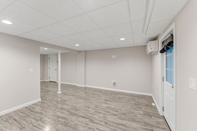 25 Stanphyl Rd, Uxbridge, MA 01569