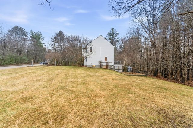 25 Stanphyl Rd, Uxbridge, MA 01569